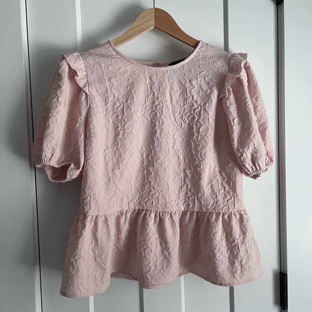 EXPRESS | Elegant Pink Textured Women's Top